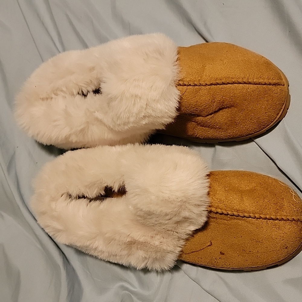 Bedroom slippers